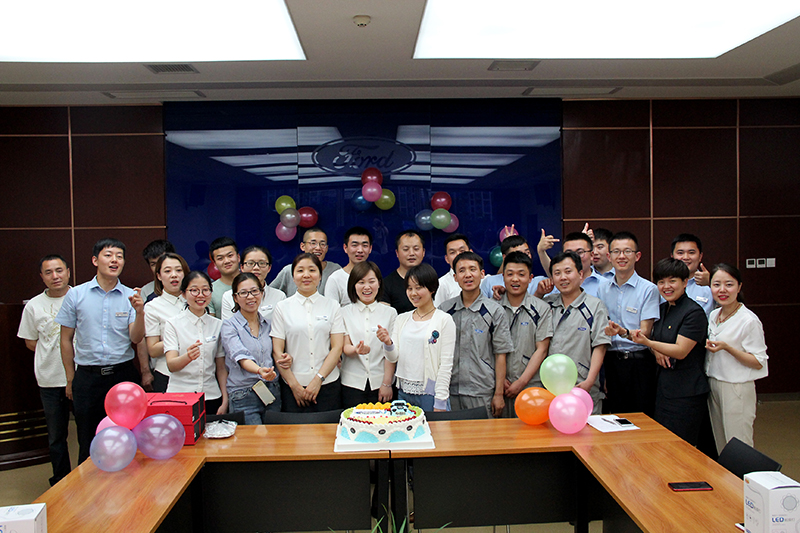 用愛相伴 共同成長 ——福迪汽貿3-5月員工生日會